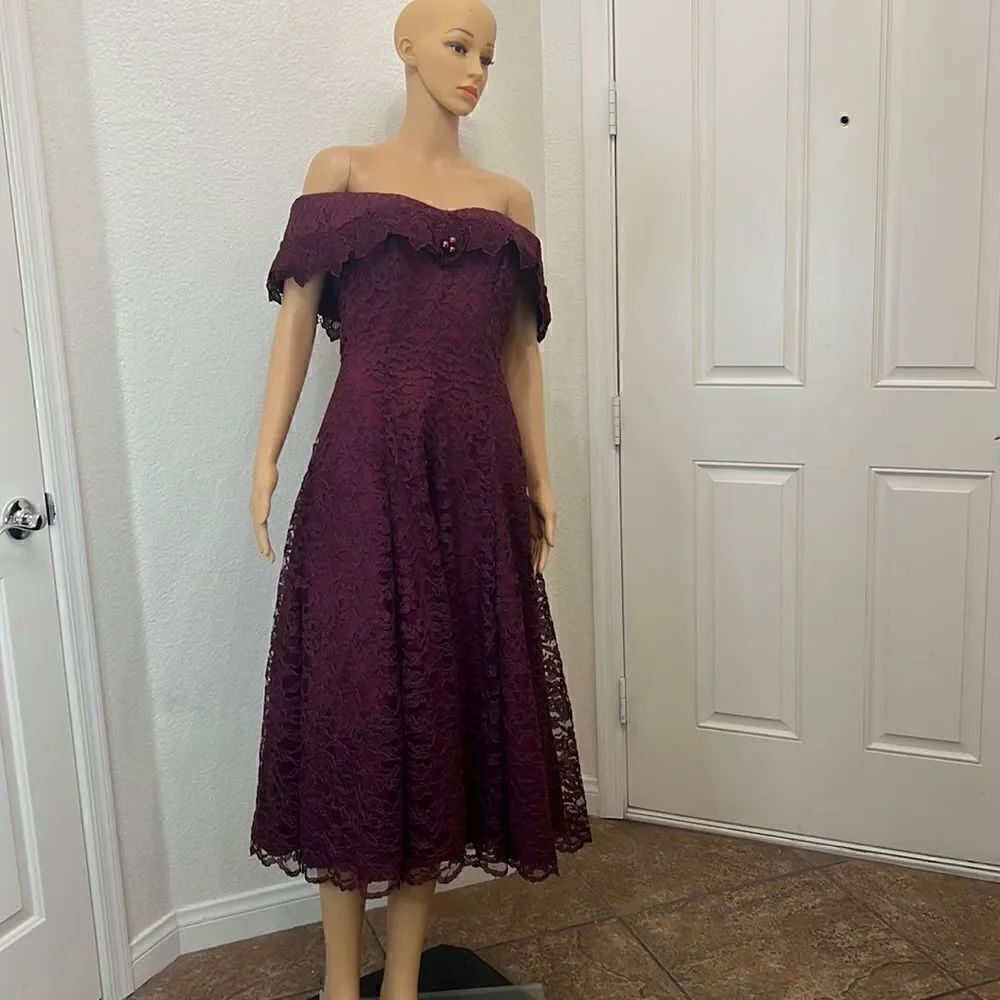 Cachet Dress Sz 6P Bari Protas Cranberry Lace Bride’s Maid Prom Formal Maroon